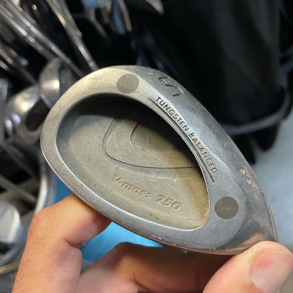 Yonex V-Mass 250 Sand Wedge SW UltimumTi Light Graphite